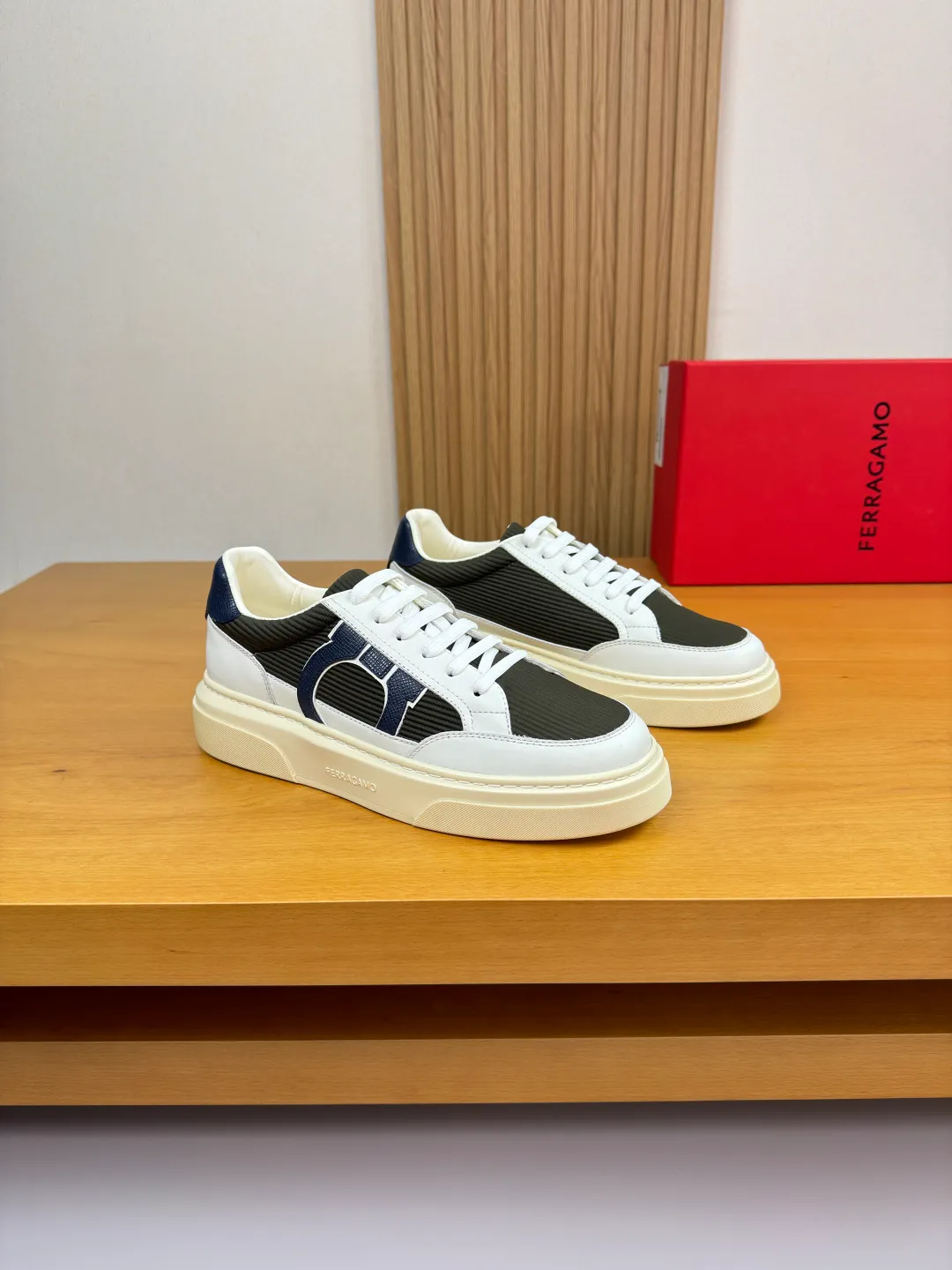 Men's men's shoes 💰420 [New style] 🏃‍♂️🏃‍♂️[ Ferragamo] Ferragamo - High-end quality original order·Casual sports shoes - Upper: 🔝Nappa calfskin, suede calfskin, shoe body. Sewing brand totem, tongue air pressure brand logo - Inner: water-dyed cowhide - Outsole: ultra-light TPU foam rubber; molded outsole -Ultra-high quality control and fine workmanship: outstanding (high-end, extravagance, grade) -Size: 38-45 (46, can be customized)